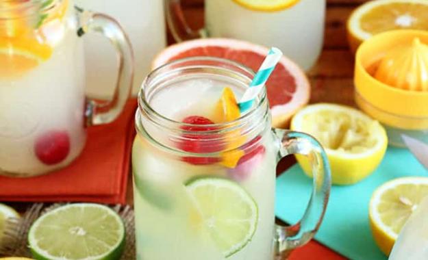 a glass of lemonade